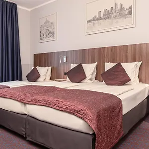 Ramada By Wyndham Frankfurt Station Hotel